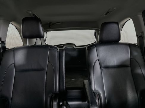 Used 2019 Toyota Highlander XLE FWD image 30