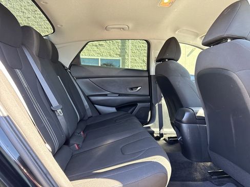 Used 2024 Hyundai Elantra SEL image 16