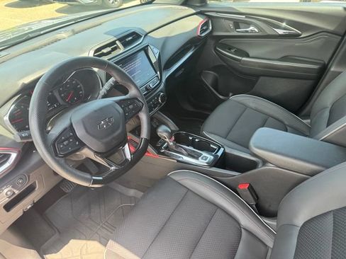 Used 2023 Chevrolet TrailBlazer RS w/ Convenience Package FWD image 8