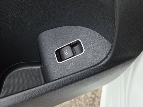 New 2026 Mercedes-Benz GLS 450 4MATIC image 25