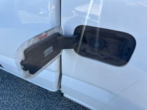 Used 2019 Chevrolet Colorado W/T RWD image 11