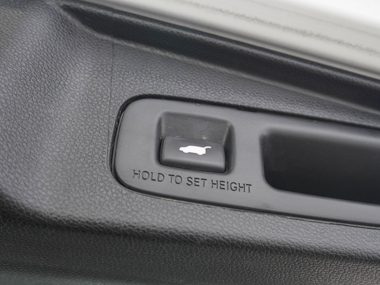 Used 2022 Honda CR-V Touring image 11