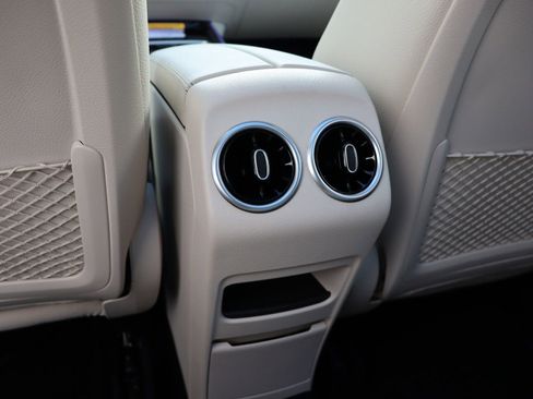 Certified 2025 Mercedes-Benz GLB 250 image 30