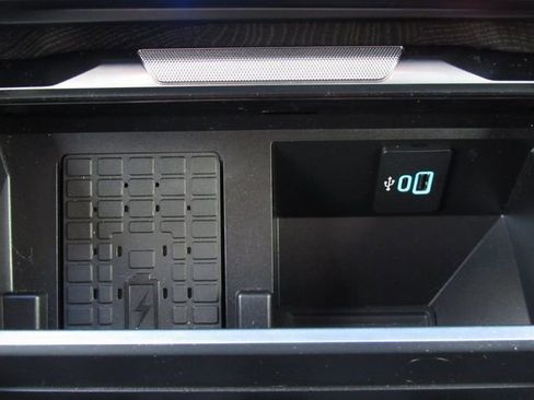 Used 2023 Ford F450 Platinum w/ FX4 Off-Road Package image 36