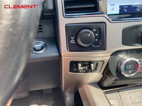 Used 2022 Ford F250 Lariat w/ Black Appearance Pkg image 14