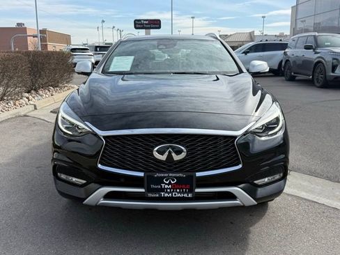 Used 2017 INFINITI QX30 Premium w/ Technology Package image 4