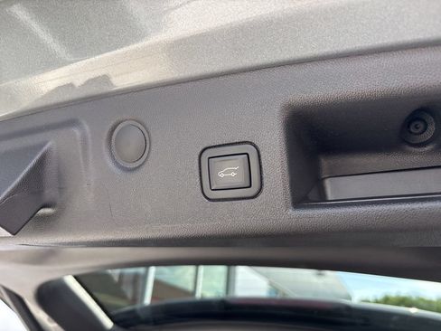 Used 2024 Chevrolet Equinox Premier AWD/4WD image 18