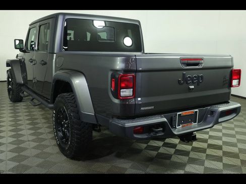 Used 2022 Jeep Gladiator Sport AWD/4WD image 5