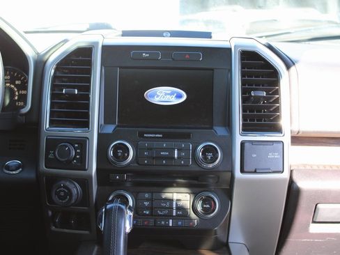 Used 2018 Ford F150 Lariat w/ Equipment Group 501A Mid image 21