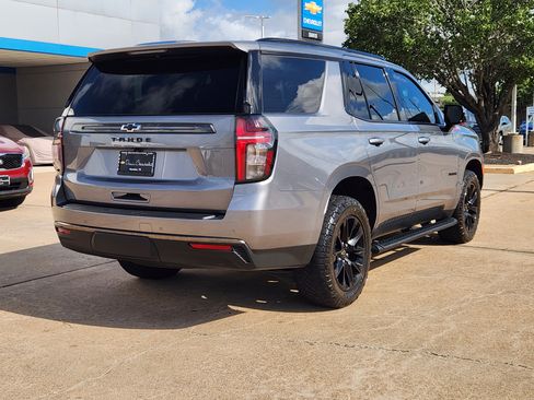 Used 2022 Chevrolet Tahoe Z71 w/ Z71 Off-Road Package AWD/4WD image 6