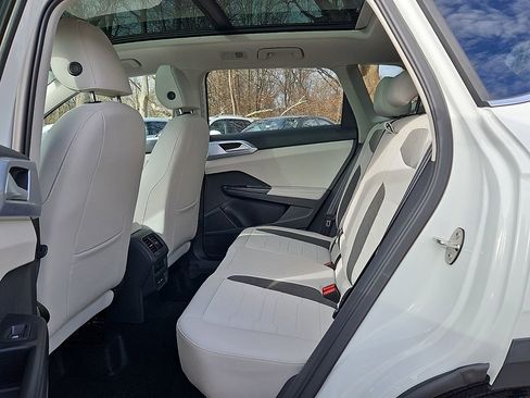 New 2026 Volkswagen Taos SE AWD/4WD image 9