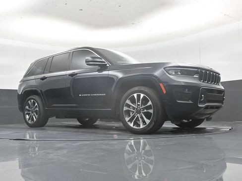 Used 2024 Jeep Grand Cherokee Overland w/ Adv Protech Group III AWD/4WD image 45