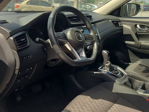 Used 2018 Nissan Rogue SV AWD/4WD image 4