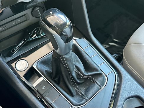 Used 2023 Volkswagen Taos SE image 16