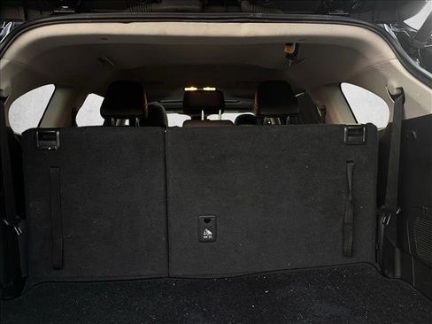 Used 2023 Toyota Highlander XLE image 8