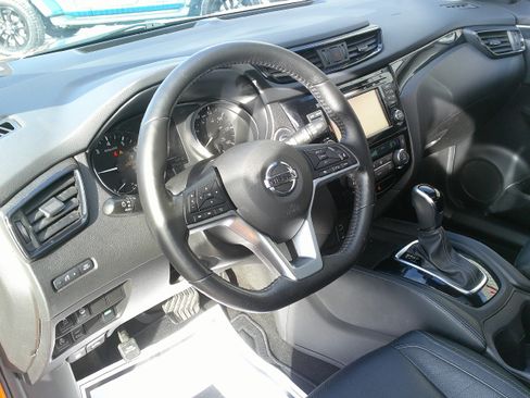 Used 2017 Nissan Rogue Sport SL w/ SL Premium Package image 15