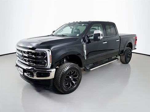 Used 2024 Ford F250 Lariat w/ Chrome Package image 4