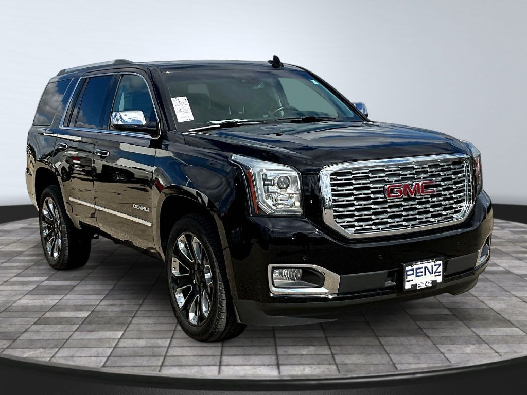 Used 2019 GMC Yukon Denali w/ Denali Ultimate Black Edition AWD/4WD image 3