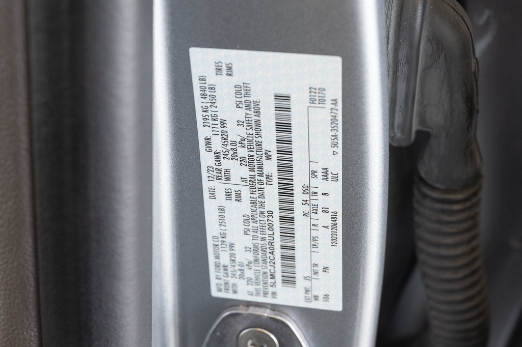 Used 2024 Lincoln Corsair Reserve w/ Equipment Group 201A FWD image 18
