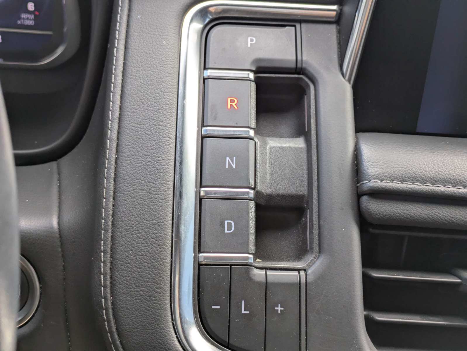 Used 2022 Chevrolet Tahoe LT w/ Luxury Package RWD image 26
