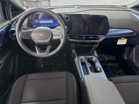 New 2026 Chevrolet Equinox EV LT image 2