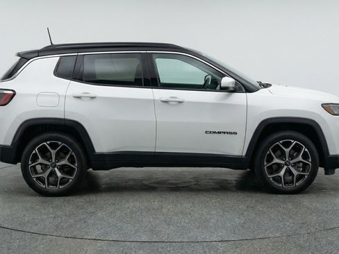 Used 2025 Jeep Compass Limited AWD/4WD image 11