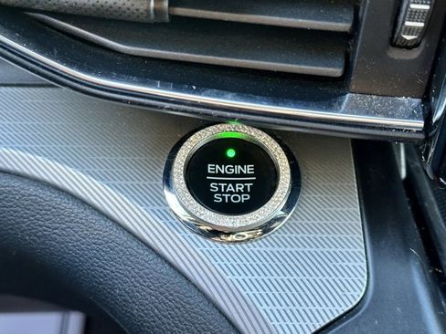 Used 2020 Ford Explorer XLT w/ Equipment Group 202A image 33