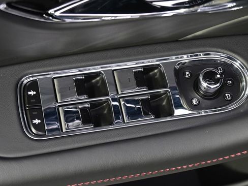 New 2025 Bentley Flying Spur Plug-In Hybrid image 28