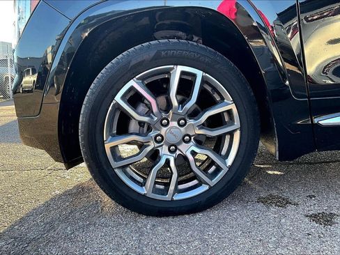 Used 2022 GMC Terrain Denali AWD/4WD image 2
