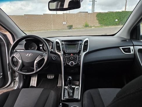 Used 2013 Hyundai Elantra GT w/ Touch & Go Pkg FWD image 28