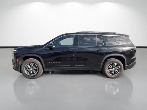 Used 2025 Chevrolet Traverse LT FWD image 6