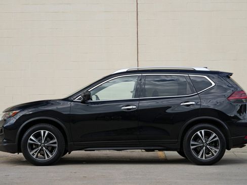 Used 2019 Nissan Rogue SV w/ Premium Package FWD image 8