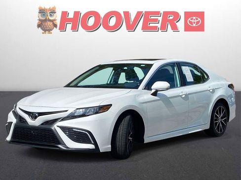 Used 2024 Toyota Camry SE FWD image 5