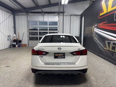 Used 2021 Nissan Altima 2.5 SR w/ SR Premium Package image 18
