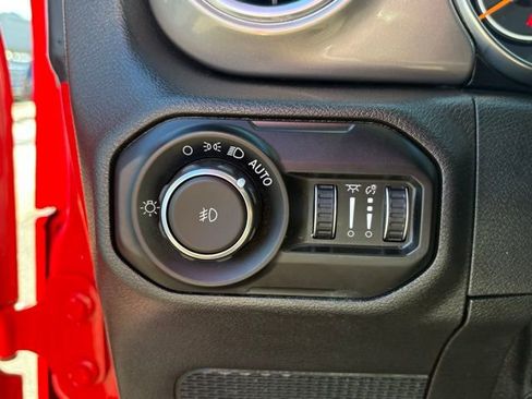 Used 2021 Jeep Wrangler Unlimited Sahara image 25