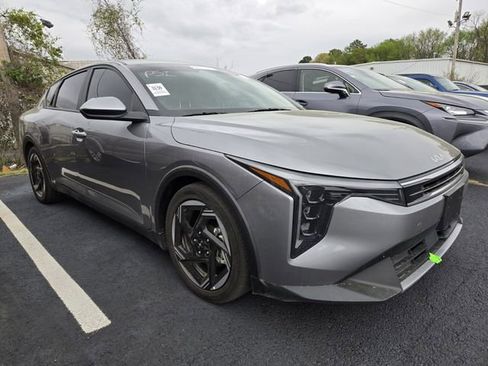Used 2025 Kia K4 EX image 9