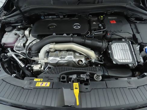 Certified 2025 Mercedes-Benz GLA 250 image 31