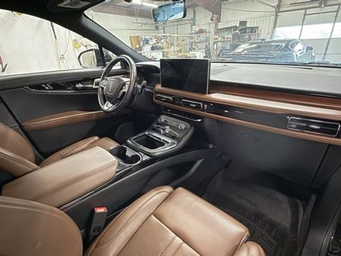 Used 2023 Lincoln Nautilus Reserve w/ Equipment Group 202A image 21