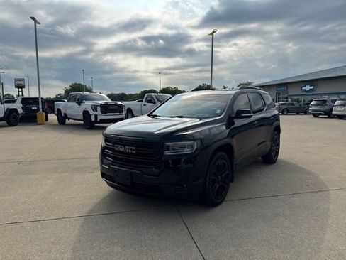 Used 2023 GMC Acadia SLT w/ Elevation Edition FWD image 3