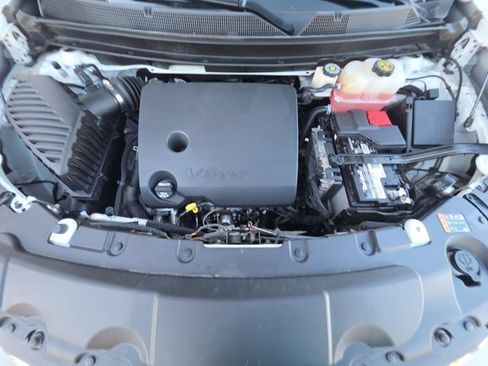 Used 2022 Chevrolet Traverse LT FWD image 28