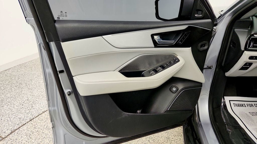 Used 2023 Acura MDX w/ Technology Package FWD image 11