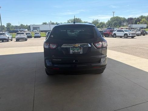 Used 2017 Chevrolet Traverse LS FWD image 4
