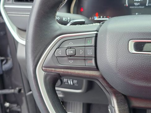 Used 2022 Jeep Grand Cherokee L Limited AWD/4WD image 21