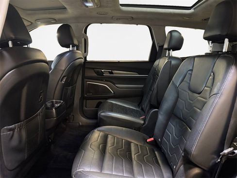 Used 2021 Kia Telluride SX w/ SX Prestige Package image 24