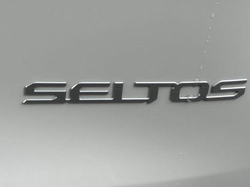 New 2026 Kia Seltos S image 27