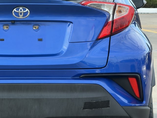 Used 2018 Toyota C-HR XLE FWD image 8