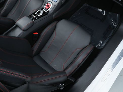 Used 2024 Lamborghini Huracan EVO image 21