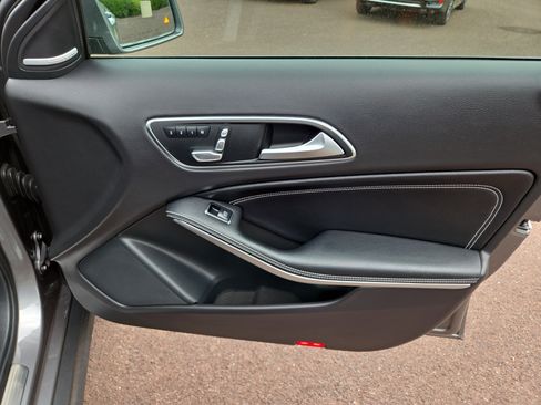 Used 2018 Mercedes-Benz GLA 250 4MATIC image 17