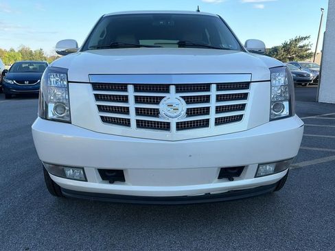 Used 2012 Cadillac Escalade Luxury image 3