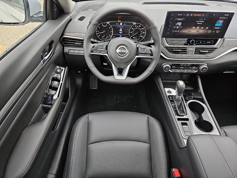 New 2025 Nissan Altima 2.5 SL image 9